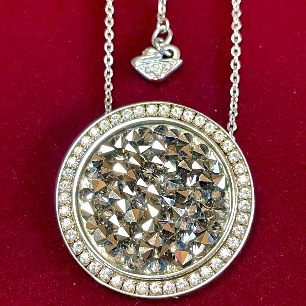 Swarovski fashion necklace. OBO